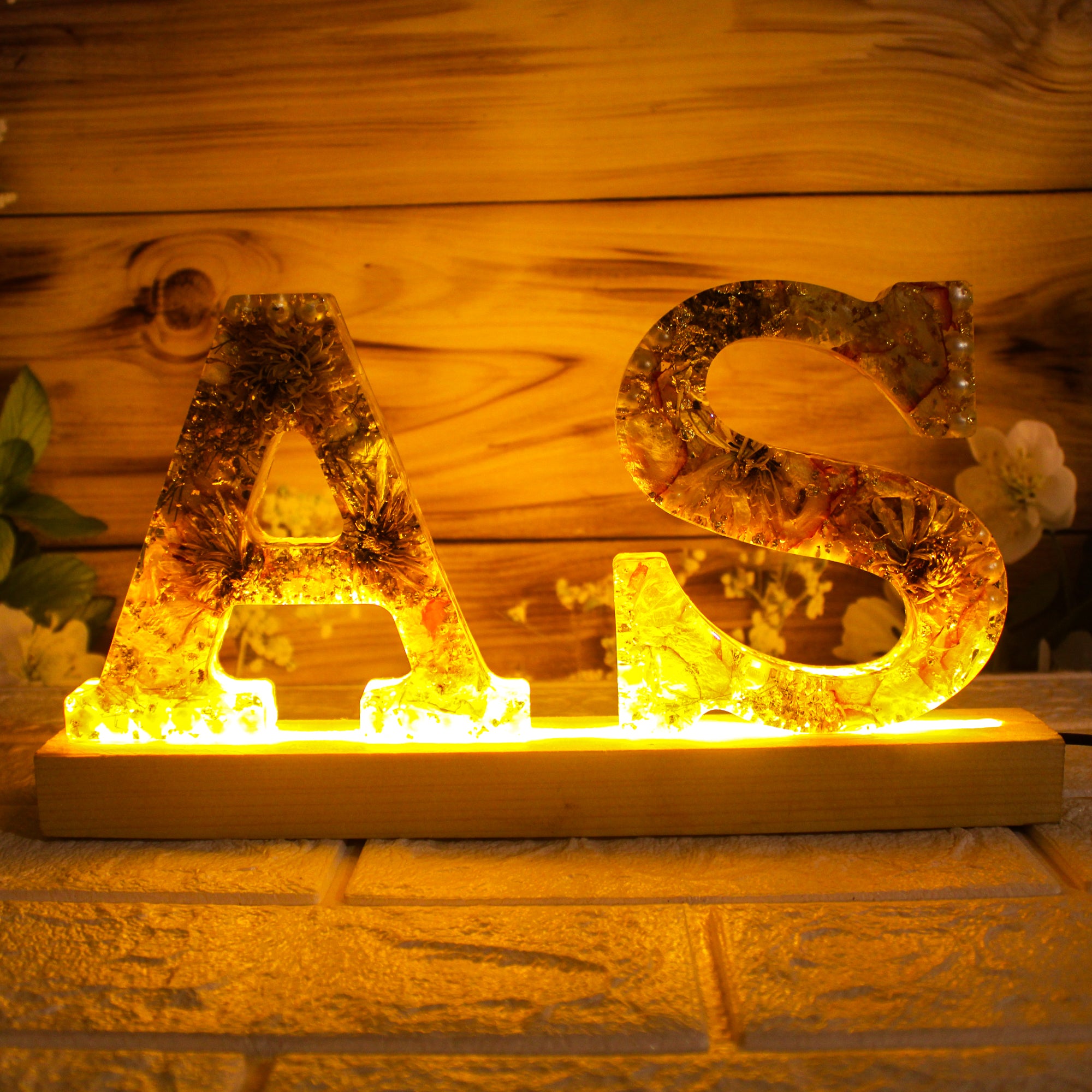 Memorique- Varmala/Flower Preservation Initial Led Lamp with pinewood stand- 6 Inches Hieght