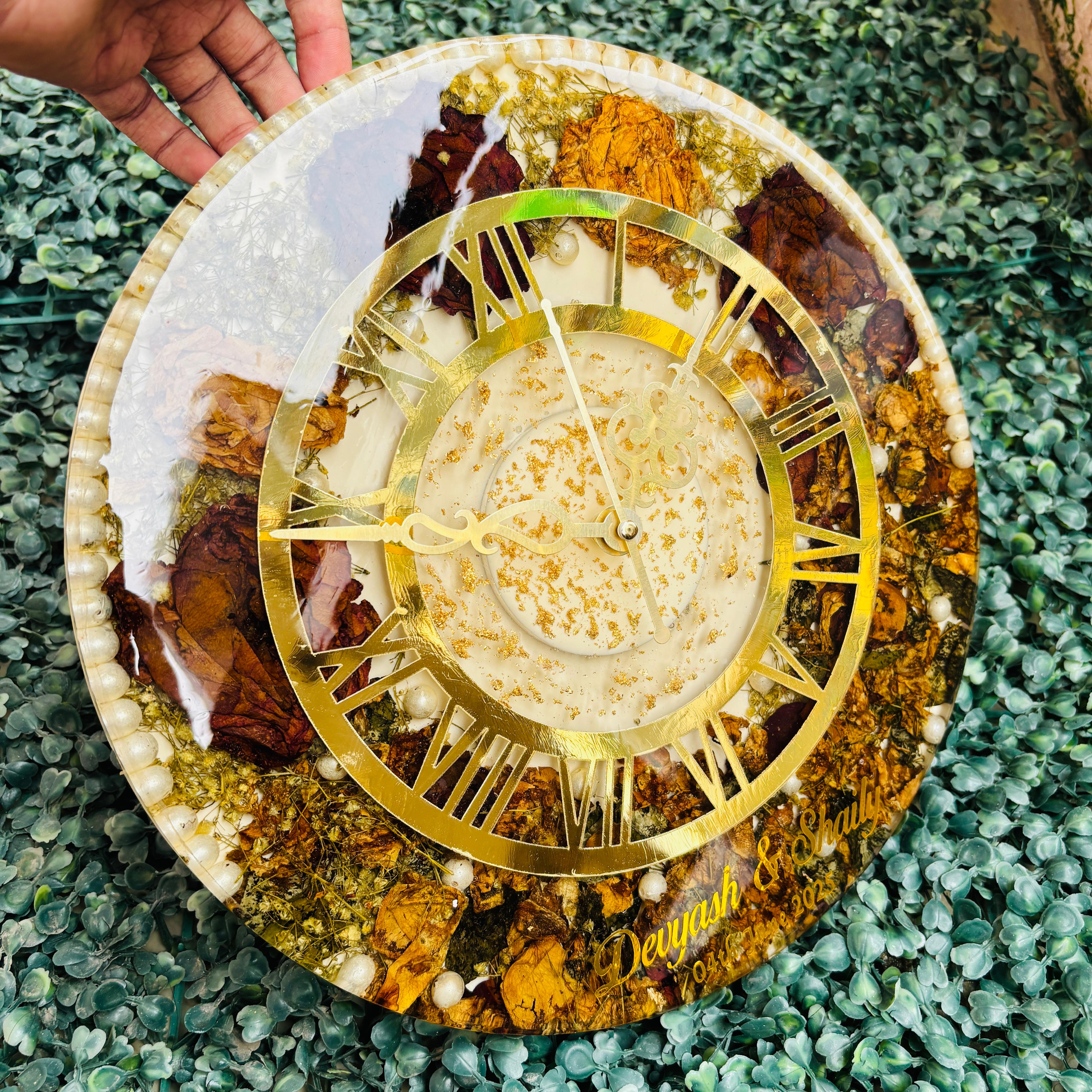 Heirloom- Flower/Varmala Preservation Clock- Round